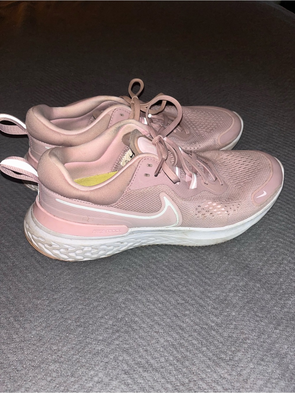 EUC women’s Nike React Miler 2 women's running shoes. Size 10.5 CW7136-500
